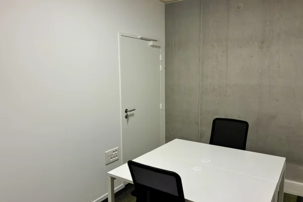 Bureau privé - 49000 - 2 postes - 361€