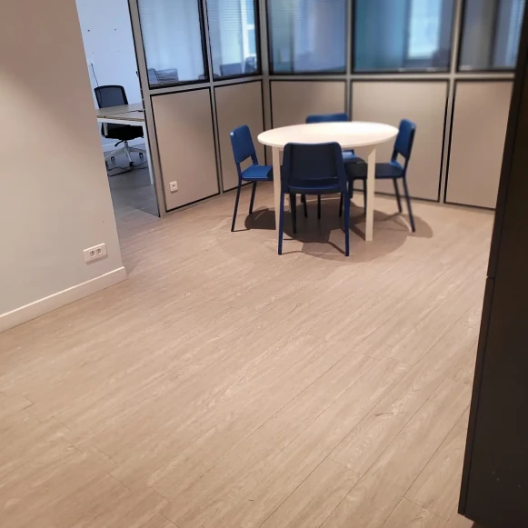 Bureau privé 25 m² 4 postes Location bureau Rue Albert Dennery Tours 37000 - photo 5