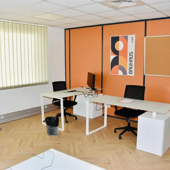 Bureau privé 26 m² 5 postes Location bureau Avenue de Norvège Villebon-sur-Yvette 91140 - photo 1