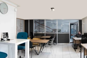 Open Space - 37000 - 10 postes - 209€