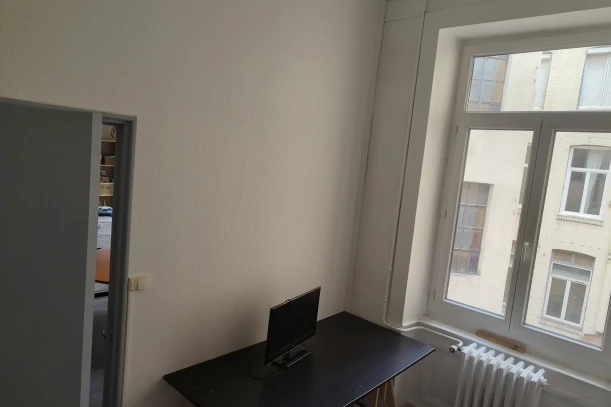 Bureau privé - 42000 - 1 poste - 340€