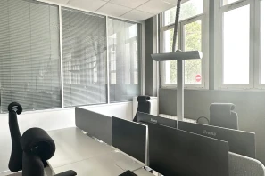 Open Space - 72100 - 8 postes - 210€