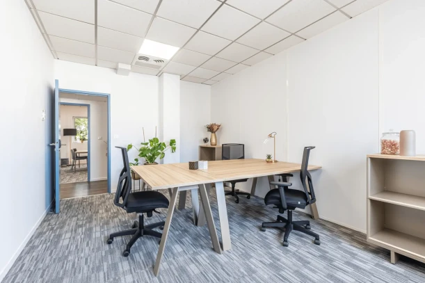 Bureau privé - 33600 - 3 postes - 992€