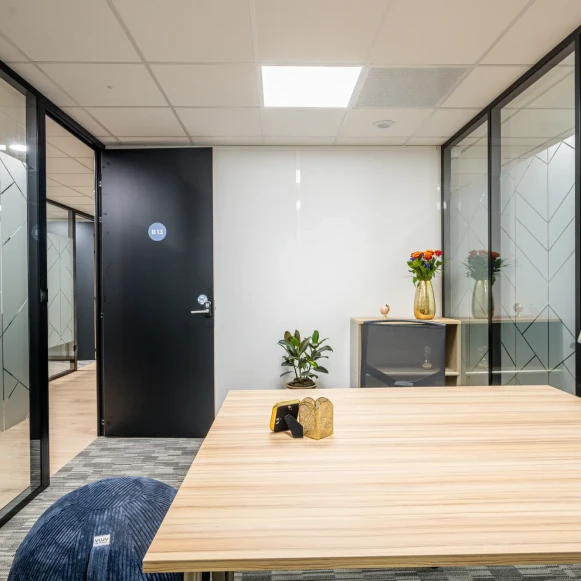 Bureau privé 13 m² 2 postes Location bureau Rue des Courtillons Bruz 35170 - photo 2