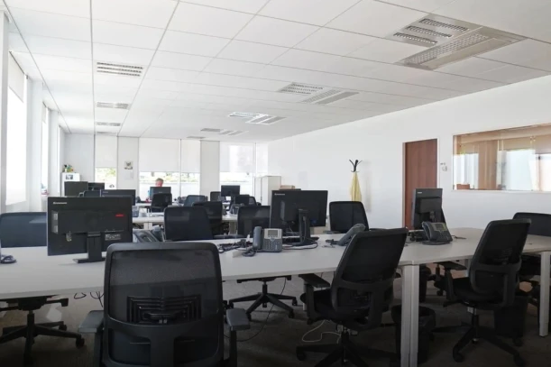 Bureau privé - 77144 - 7 postes - 2175€