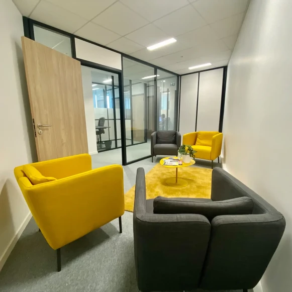 Bureau privé 12 m² 3 postes Location bureau Rue de Châtillon Rennes 35000 - photo 3