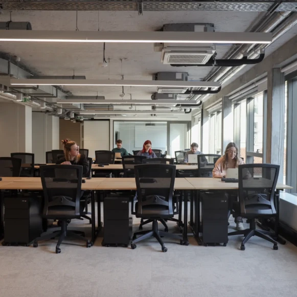 Bureau privé 25 m² 5 postes Coworking Avenue Trudaine Paris 75009 - photo 2