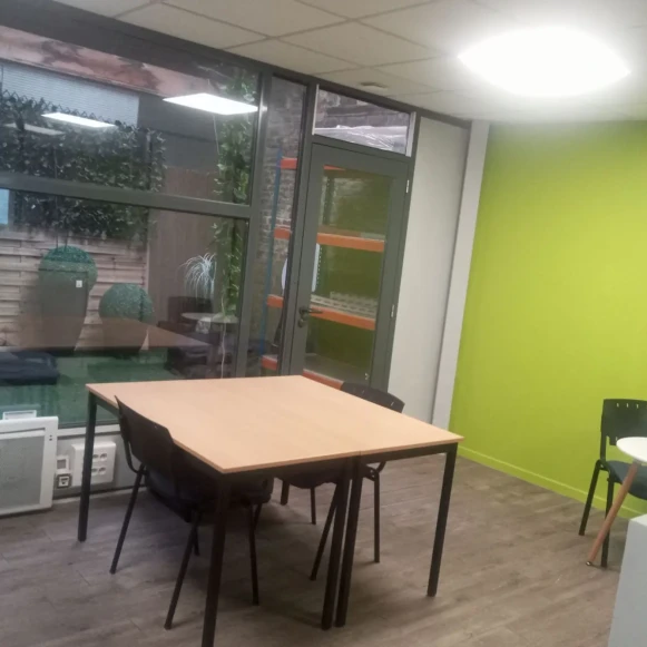 Bureau privé 20 m² 1 poste Location bureau Rue Saint-Eloi Tourcoing 59200 - photo 1