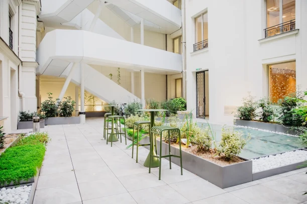 Bureau privé - 75008 - 59 postes - 52846€