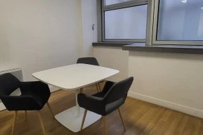 Bureau privé - 92300 - 2 postes - 950€