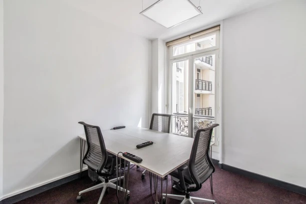 Bureau privé - 75009 - 4 postes - 1850€
