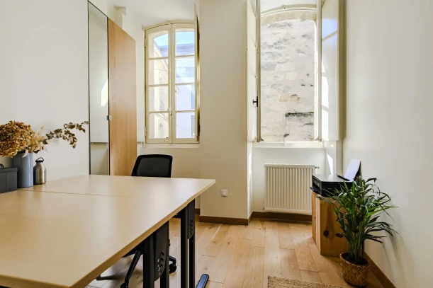 Bureau privé - 33000 - 2 postes - 650€