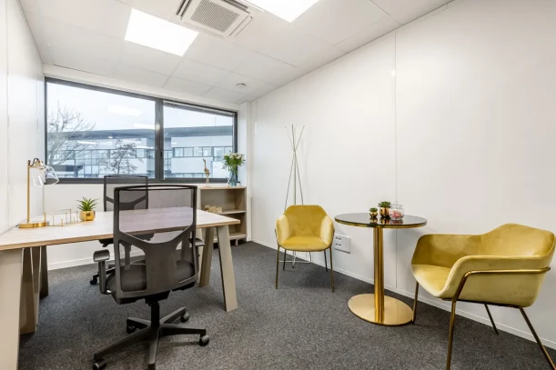 Bureau privé - 78990 - 2 postes - 942€