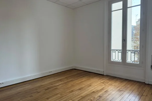 Bureau privé - 75017 - 4 postes - 2600€