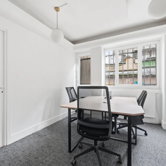 Bureau privé 10 m² 3 postes Location bureau Boulevard de Strasbourg Paris 75010 - photo 2