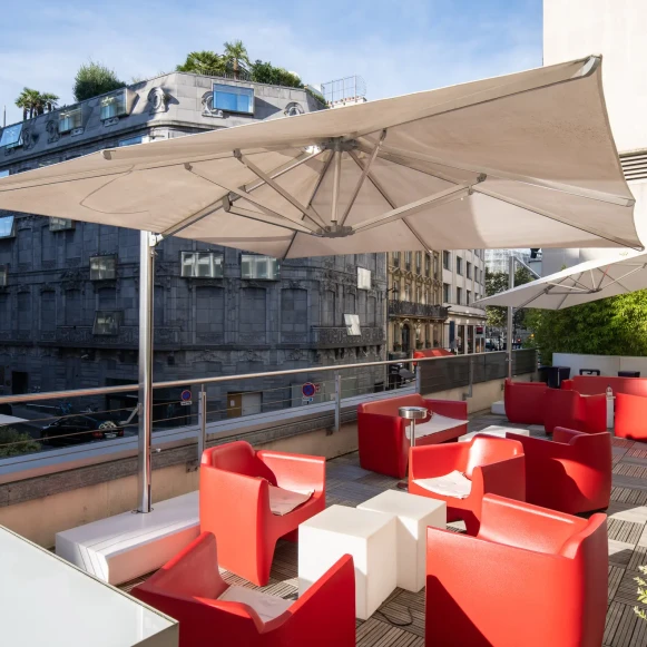 Bureau privé 38 m² 10 postes Location bureau Rue Quentin-Bauchart Paris 75008 - photo 8