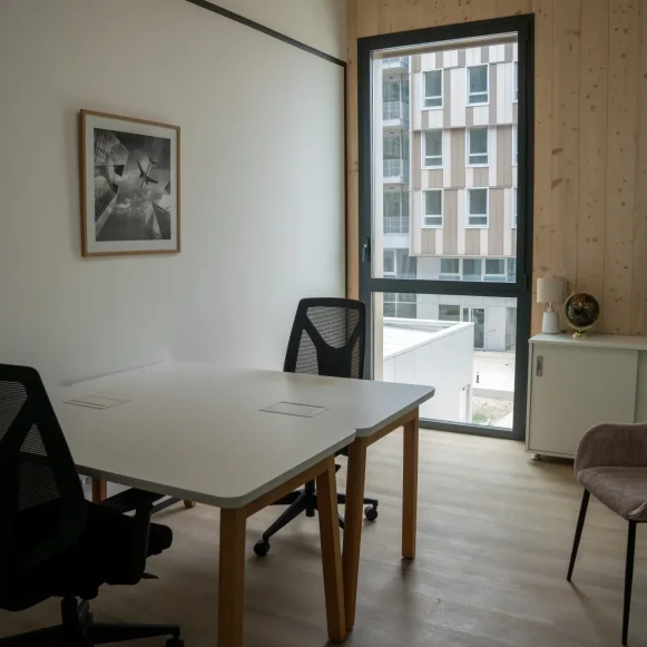 Bureau privé 9 m² 2 postes Coworking Rue Maryam Mirzakhani Montpellier 34000 - photo 1
