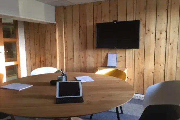 Bureau privé - 78810 - 2 postes - 240€