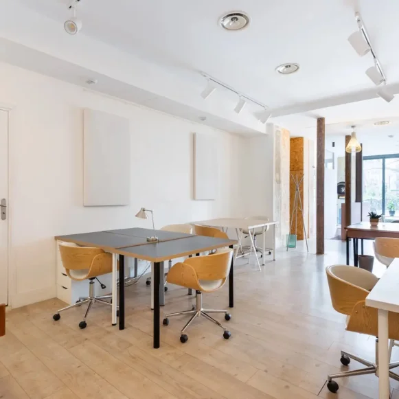 Bureau privé 60 m² 10 postes Coworking Rue Pierre Semard Paris 75009 - photo 1