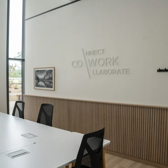 Open Space  1 poste Coworking Rue Maryam Mirzakhani Montpellier 34000 - photo 1