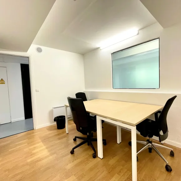 Bureau privé 12 m² 3 postes Location bureau Avenue du Général Michel Bizot Paris 75012 - photo 1