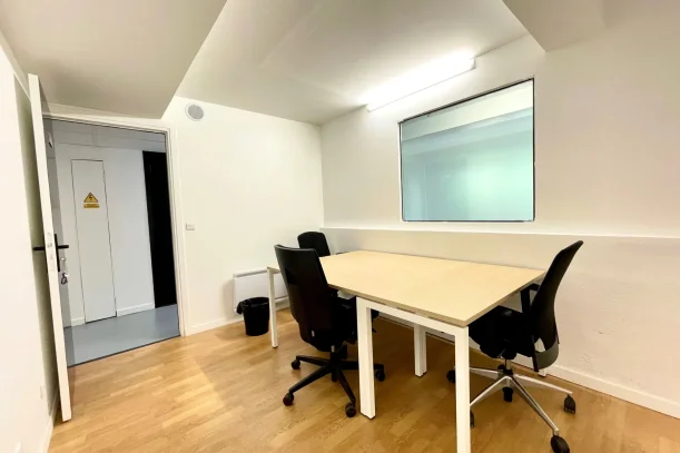 Bureau privé - 75012 - 3 postes - 600€