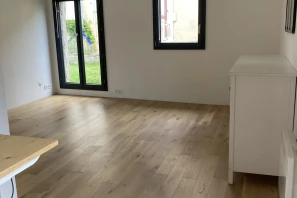 Open Space - 74960 - 5 postes - 220€