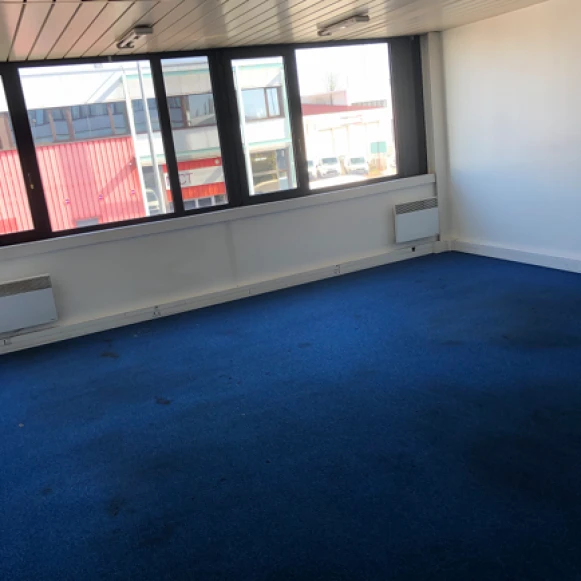 Bureau privé 5 m² 1 poste Location bureau Rue des Entrepreneurs Carrières-sur-Seine 78420 - photo 12