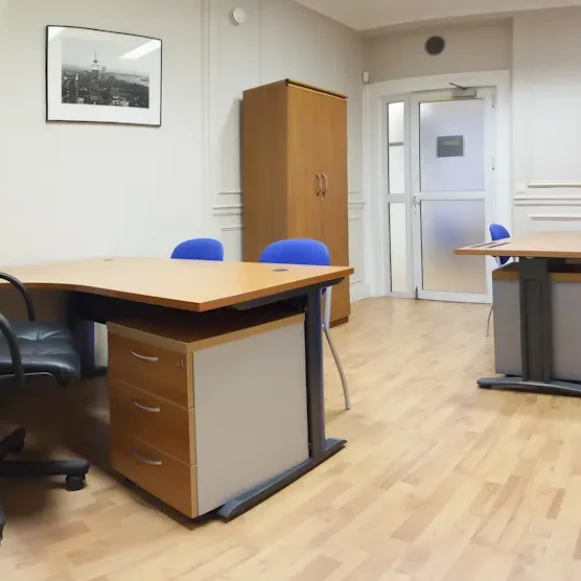 Bureau privé 30 m² 4 postes Location bureau Avenue Marceau Paris 75016 - photo 3