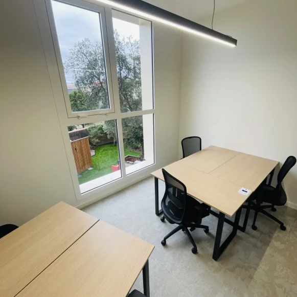 Bureau privé 24 m² 5 postes Location bureau Rue Turenne Bordeaux 33000 - photo 2