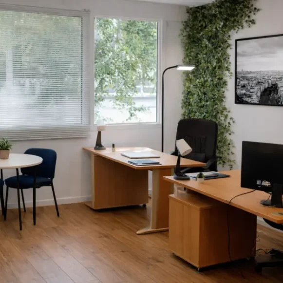 Bureau privé 18 m² 3 postes Location bureau Rue Nieuport Vélizy-Villacoublay 78140 - photo 1