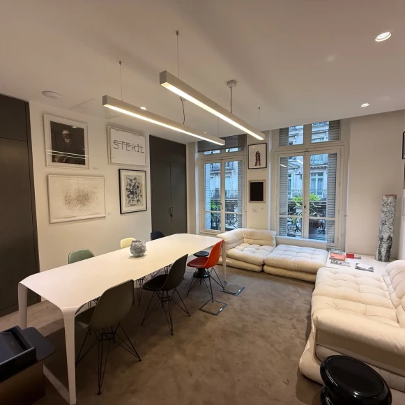 Bureau privé 32 m² 8 postes Location bureau Rue du Louvre Paris 75001 - photo 1