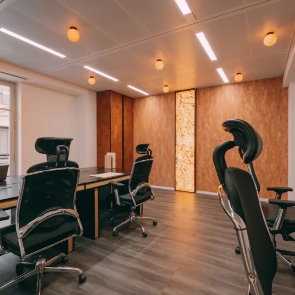 Bureau privé 19 m² 5 postes Location bureau Boulevard Malesherbes Paris 75008 - photo 2