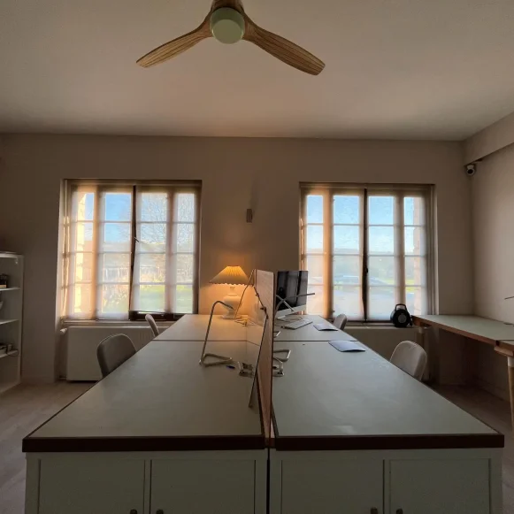 Espace indépendant 18 m² 4 postes Location bureau Rue du Val Gallerand Grosley-sur-Risle 27170 - photo 2