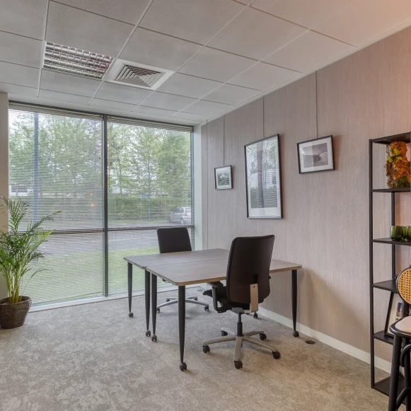 Bureau privé 15 m² 2 postes Location bureau Boulevard Michaēl Faraday Serris 77700 - photo 6
