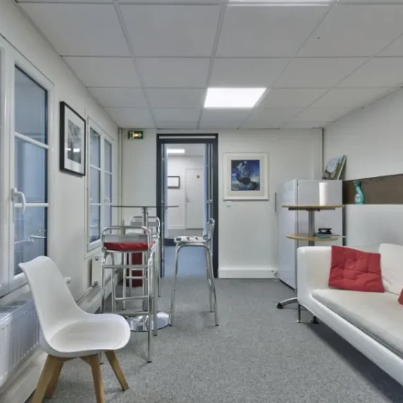 Bureau privé 95 m² 9 postes Coworking Rue Mazarine Paris 75006 - photo 2