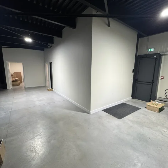 Bureau privé 13 m² 4 postes Location bureau Rue de la Calypso Hénin-Beaumont 62110 - photo 5