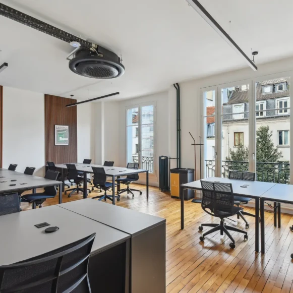 Espace indépendant 130 m² 26 postes Location bureau Rue Beaubourg Paris 75003 - photo 2