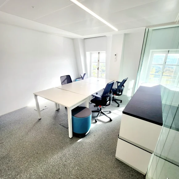 Bureau privé 24 m² 6 postes Coworking Rue du Louvre Paris 75001 - photo 1