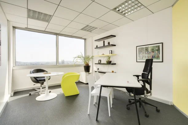 Bureau privé - 54000 - 8 postes - 1992€