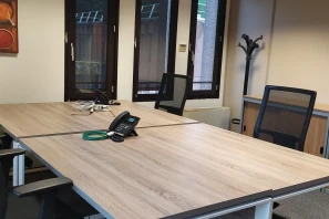 Bureau privé - 31670 - 4 postes - 1245€