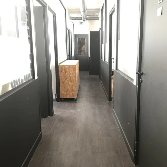 Bureau privé 46 m² 16 postes Coworking Rue du Dahomey Paris 75011 - photo 11