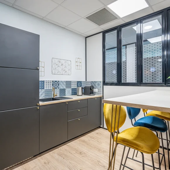 Bureau privé 27 m² 5 postes Coworking Boulevard Carnot Dijon 21000 - photo 11