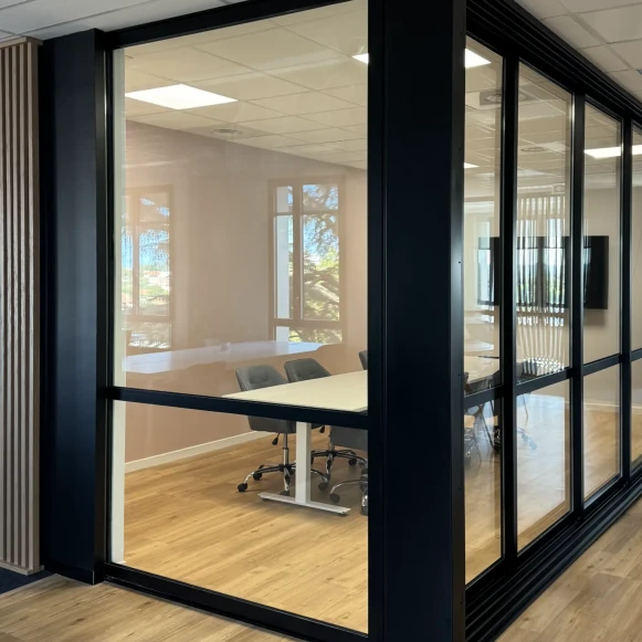 Bureau privé 19 m² 4 postes Coworking Rue Ferdinand Buisson Bègles 33130 - photo 4