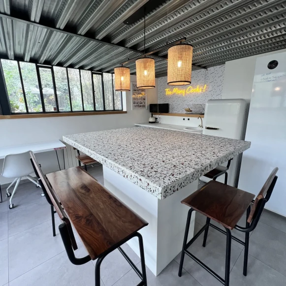 Espace indépendant 60 m² 8 postes Coworking Rue Saint-Maur Paris 75010 - photo 1