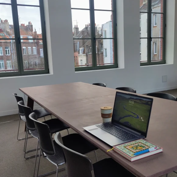 Open Space  34 postes Coworking Rue Léon Gambetta Lille 59000 - photo 1