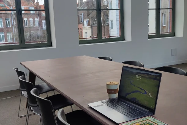 Open Space - 59000 - 34 postes - 170€