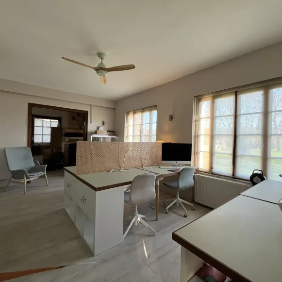 Open Space  6 postes Location bureau Rue du Val Gallerand Grosley-sur-Risle 27170 - photo 1