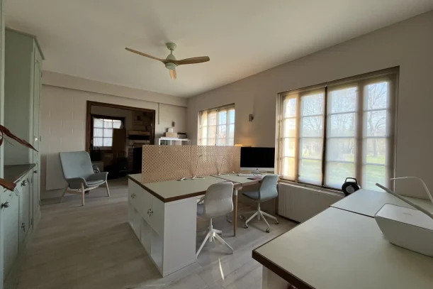 Open Space - 27170 - 6 postes - 195€