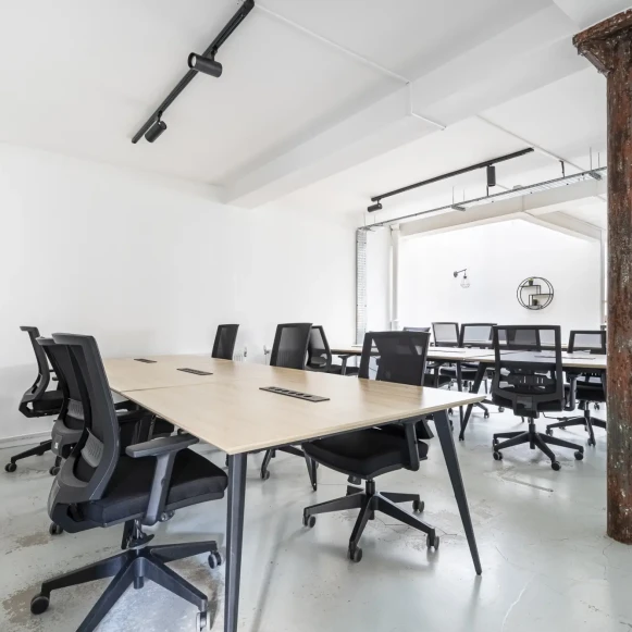 Espace indépendant 200 m² 36 postes Location bureau Rue Louis Blanc Paris 75010 - photo 4